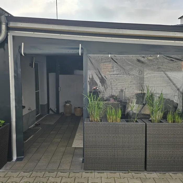 Terrassen-Seitenwand als Windschutz